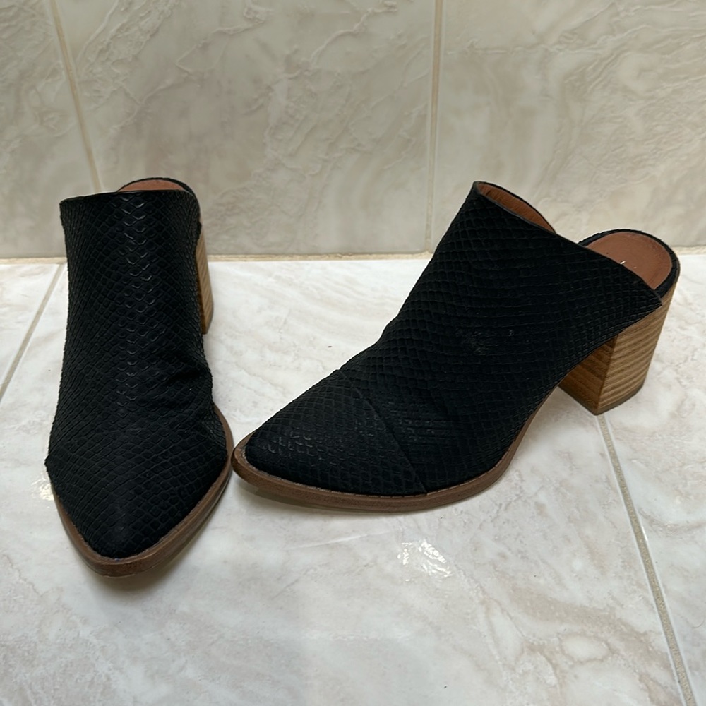 Slip on shoes size 6